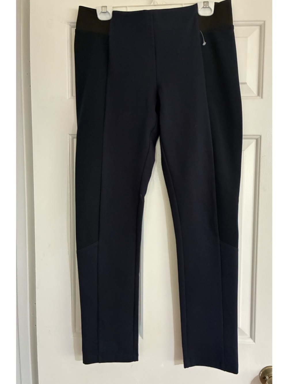 One 5 One Leggings NWOT Navy w/ Side Black Trim Size L
Wide Waist Band Black